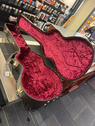 Taylor Guitars - 322E 12FRT VCL 2